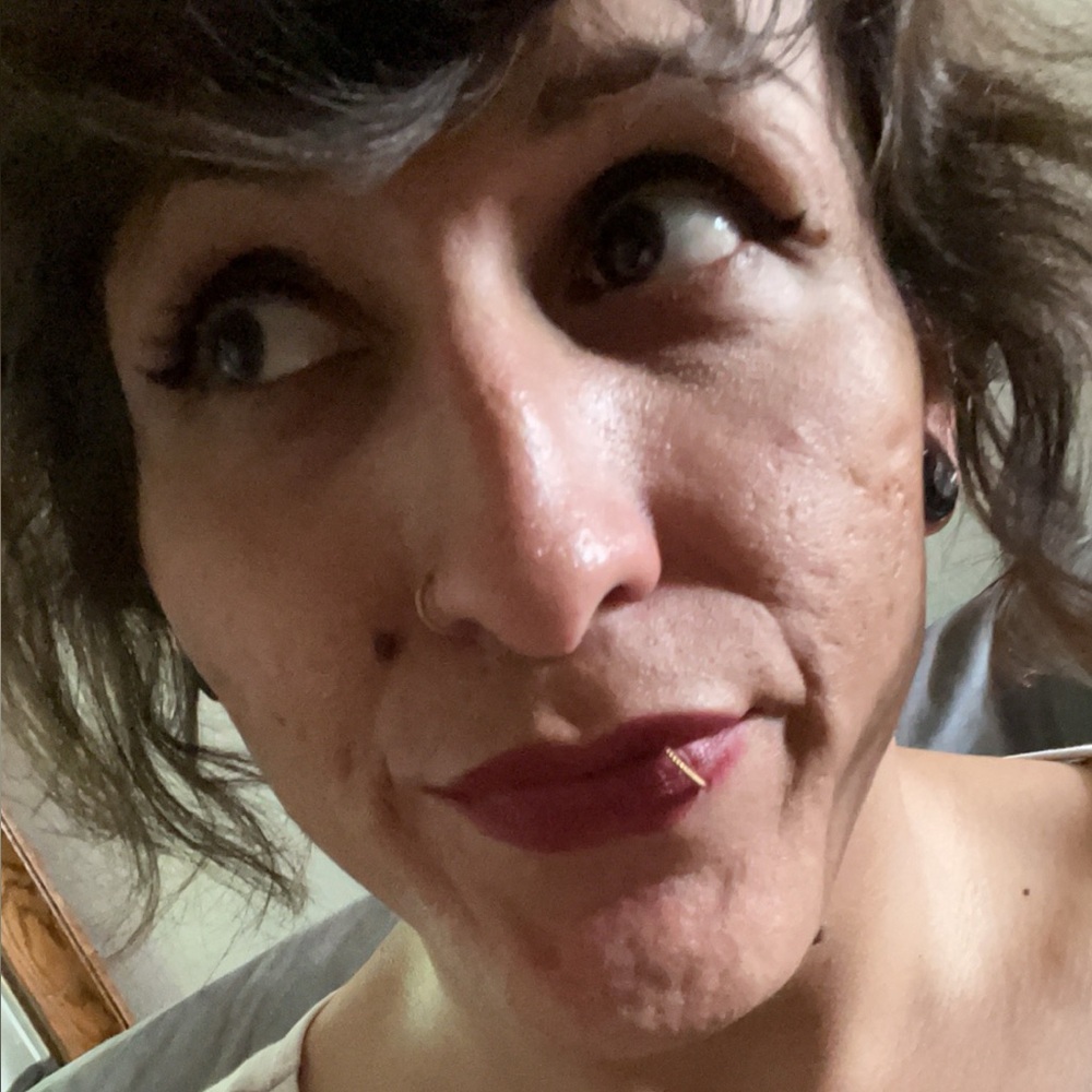 Meet your Posher, Madi